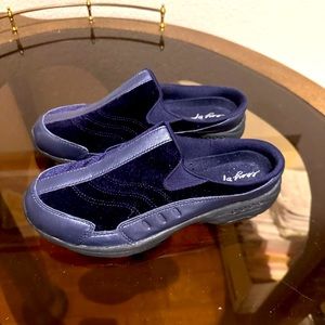 Like new Easy Spirit travel time mule